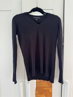 Atmosphere V-neck Knit